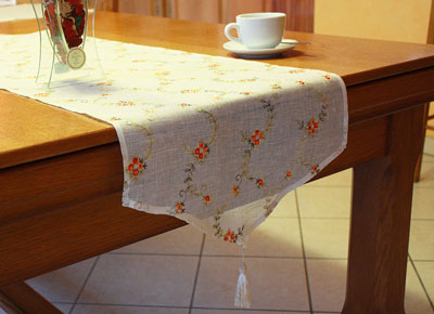 Look linen lace embroidered table runner