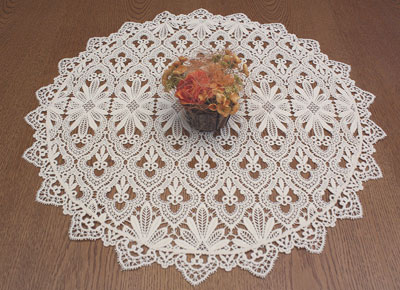 Large round Tradition lace doily 