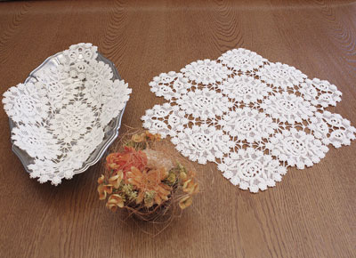 Small roses Doilies