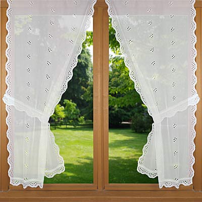 Lace trimmed curtain