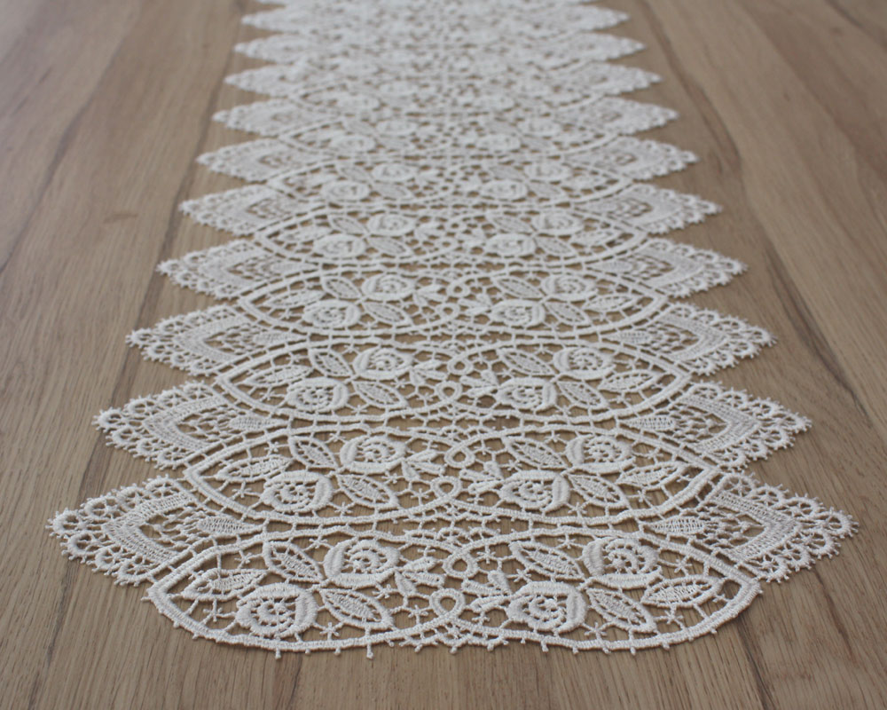 Lace Table runner &quot;Petites roses&quot; 13 inches wide