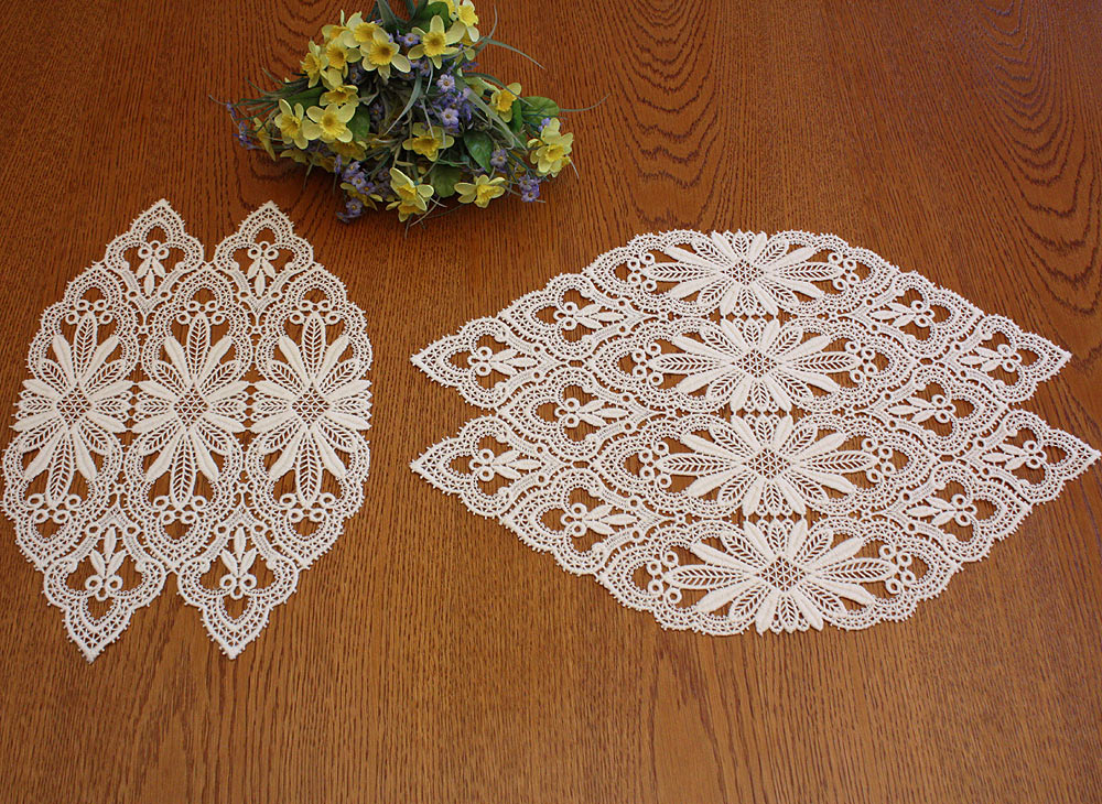 Lace doily &quot;Collection Tradition&quot; in ecru
