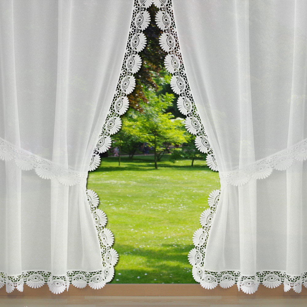 White tie back curtain Coquilles