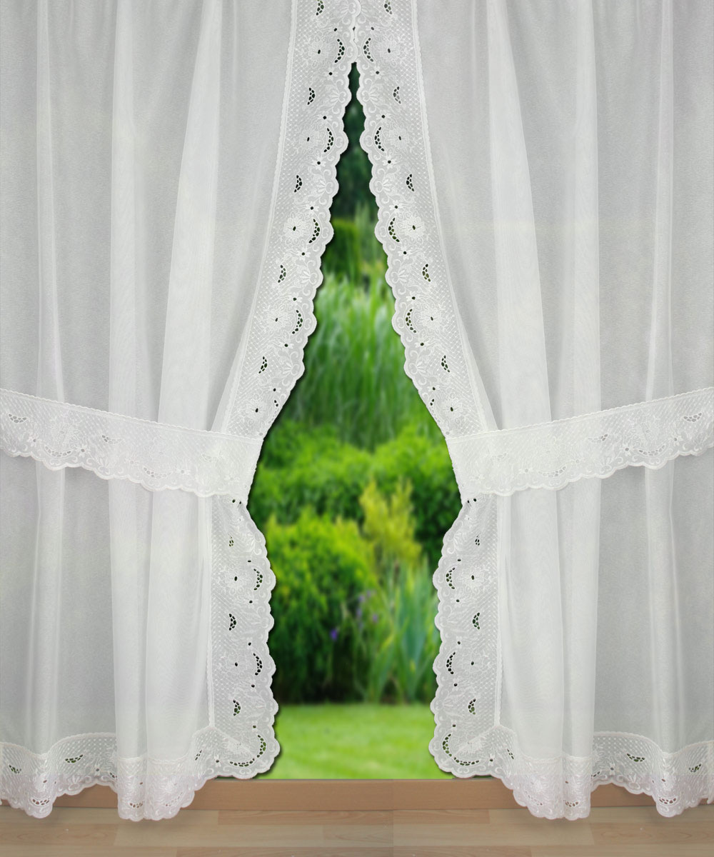 Large trimmed curtain