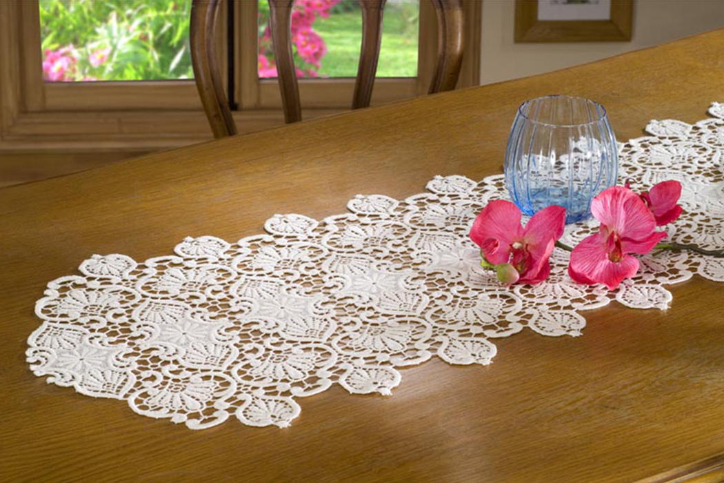 Lace table runners