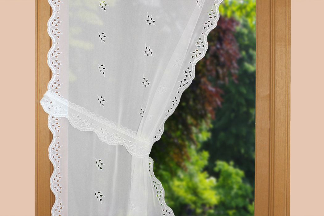 Embroidered trimmed curtain